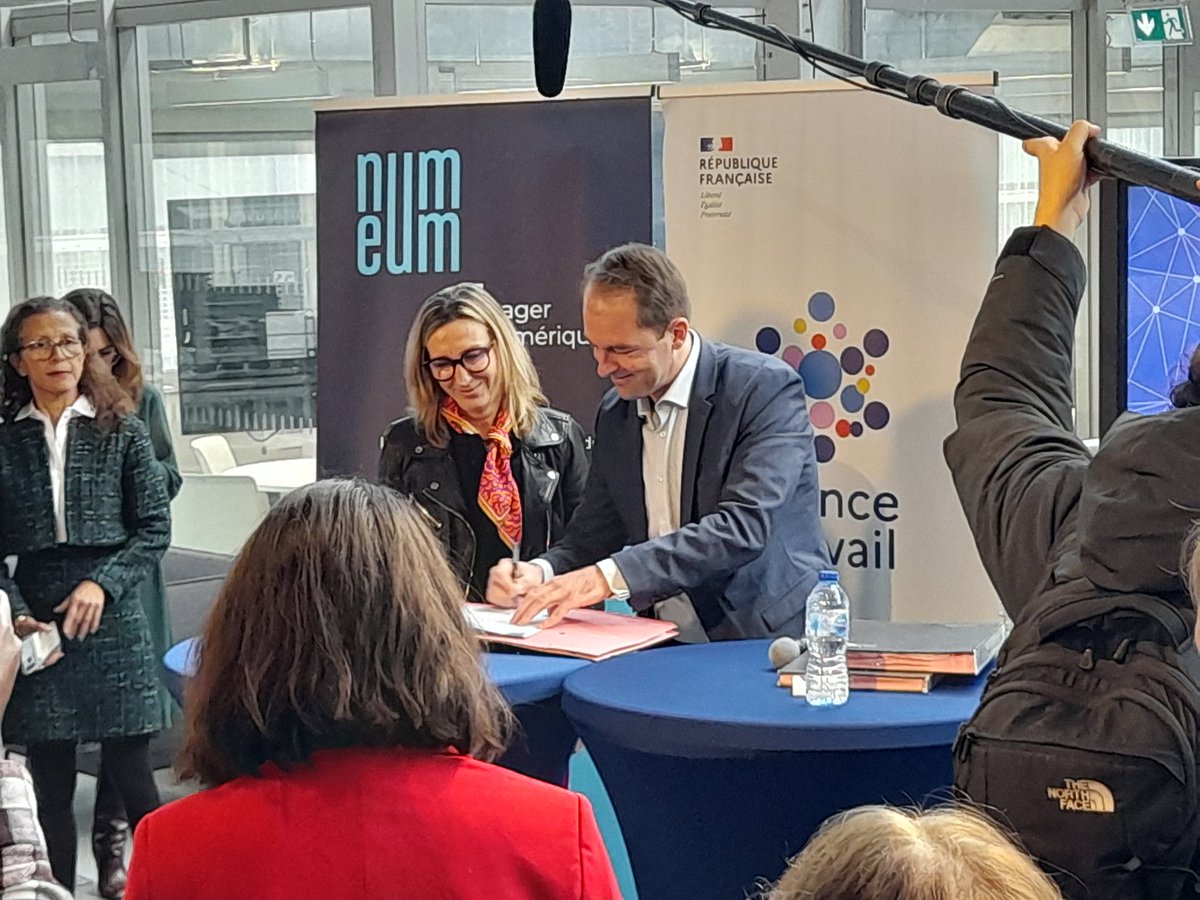 La dynamique partenariale portée par la #SemaineNumérique de <a href="/FranceTravail/">France Travail</a> se concrétise aujourd'hui à #Nantes. Signature de 3 conventions avec <a href="/numeum_/">numeum</a>,<a href="/SocialBuilder/">Social Builder</a> et <a href="/diversidays/">Diversidays</a>, engageant des plans d'actions de terrain pour la filière numérique . #AvecFranceTravail
