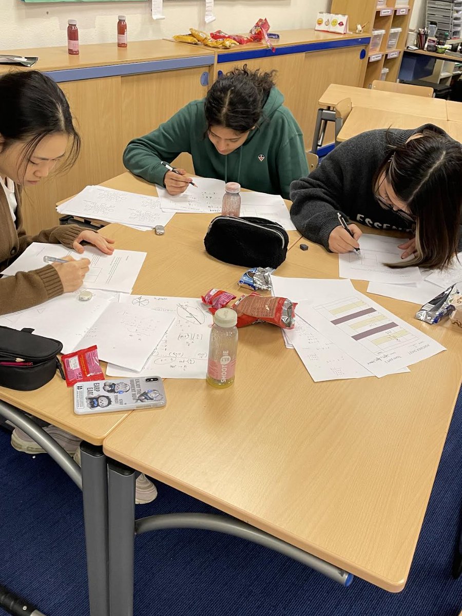 IntlSchAmst's tweet image. Virtual Senior ISMTF tournament: In the team category, ISA students placed 6th amongst over 40 teams. In the individual competition, ISA students placed 21st and 22nd amongst over 120 individual competitors.

#CommunityAtTheHeart #ISAstories #DevelopingCommunities