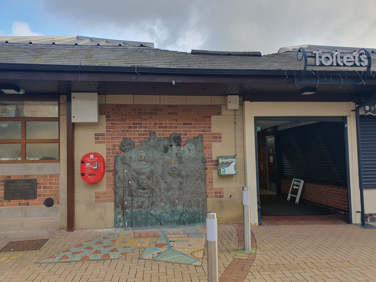 You might have seen something new at Chorley Market recently! Thanks to @LancsVRN , a lifesaving bleed control kit has been installed, providing the best chance of survival in the vital moments before ambulance crews arrive on scene after a traumatic injury.