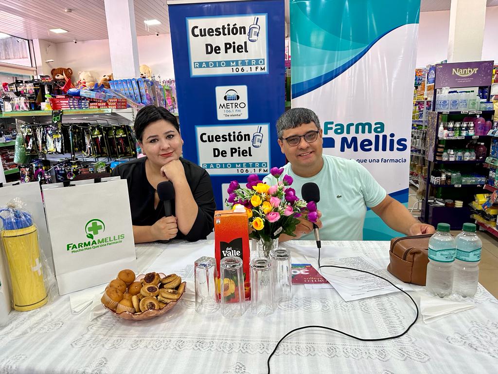 RadioMetro1061's tweet photo. Estamos en vivo con el programa #CuestiónDePiel desde Supermercado Las Mellizas para el GRAN SORTEO DE REYES MAGOS. Hoy podés ser uno de los afortunados ganadores de alguno de los 30 increíbles premios de Supermercado Las Mellizas y 20 fabulosos premios de Farmacia Farma Mellis. https://t.co/t9idbKSJO5