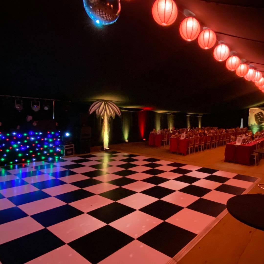 Illuminatefxuk's tweet image. One dance-floor, four ways...

In case you were looking for some inspiration!

#IlluminateFX #DancefloorHire #ShropshireEvents #EventSupplier #WeddingSupplier #DancefloorInspo