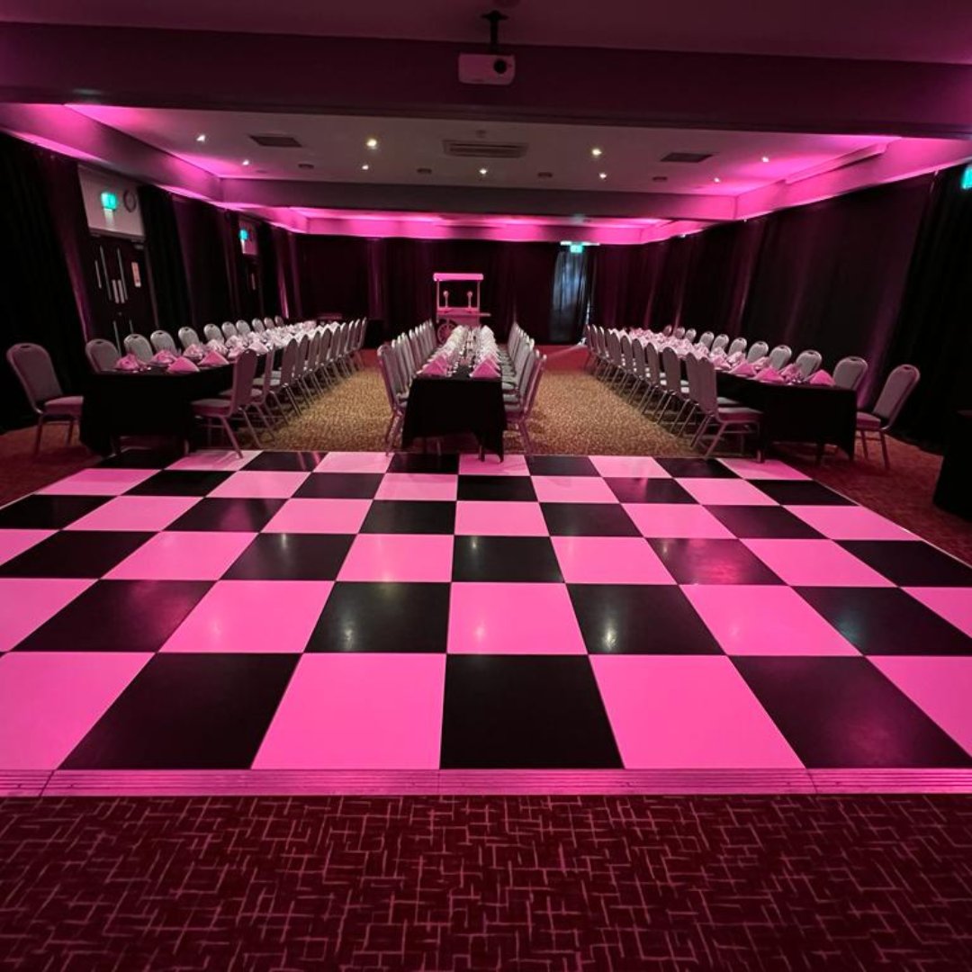 Illuminatefxuk's tweet image. One dance-floor, four ways...

In case you were looking for some inspiration!

#IlluminateFX #DancefloorHire #ShropshireEvents #EventSupplier #WeddingSupplier #DancefloorInspo