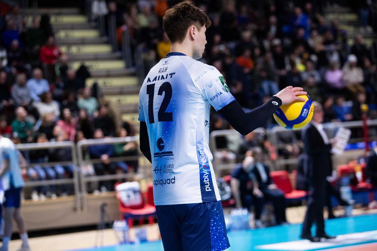 VeroVolley's tweet photo. 📸 𝐏𝐇𝐎𝐓𝐎𝐆𝐀𝐋𝐋𝐄𝐑𝐘
#TarantoMonza in pics! 🔥

#ForTheLoveOfTheGame 💙 https://t.co/fVjnkQdVvg