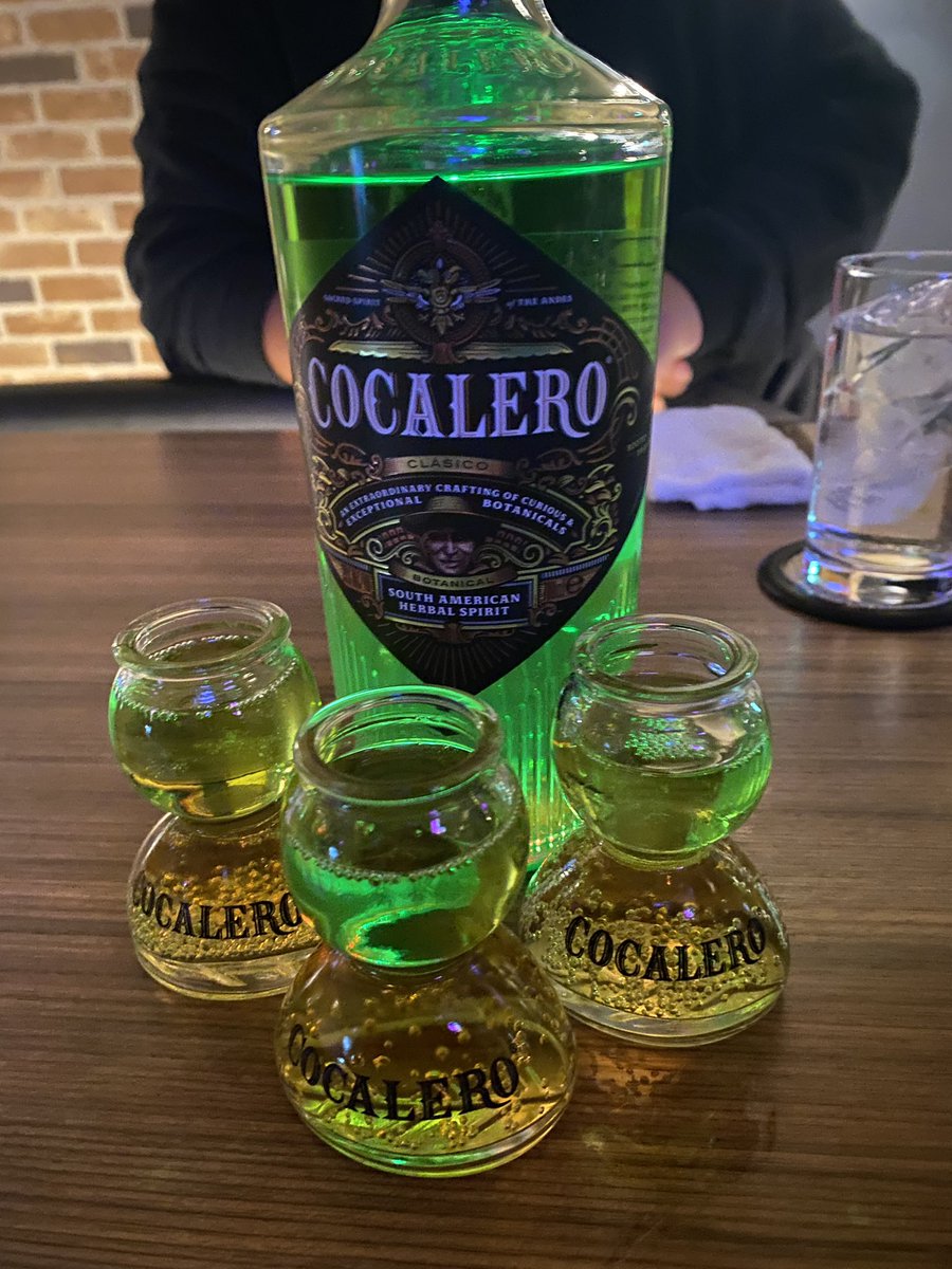 TanpopoBar's tweet photo. 華金は大盛り上がりのコカボムタワー🥹💕
週初め景気付けにどうですか🌻🌻🌻
今週も宜しくお願いします👼🏾💫
#上野ガールズバー 
#コカボムタワー　
#ガールズバー 
#ガールズバー体入 
#キャスト募集 https://t.co/az5QCO52jX
