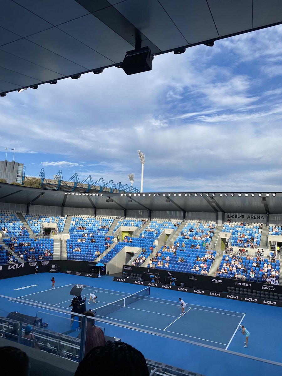 _leighlouw's tweet photo. The popping sound of a tennis ball as it hits the racket, satisfying! https://t.co/dROEOfGRez