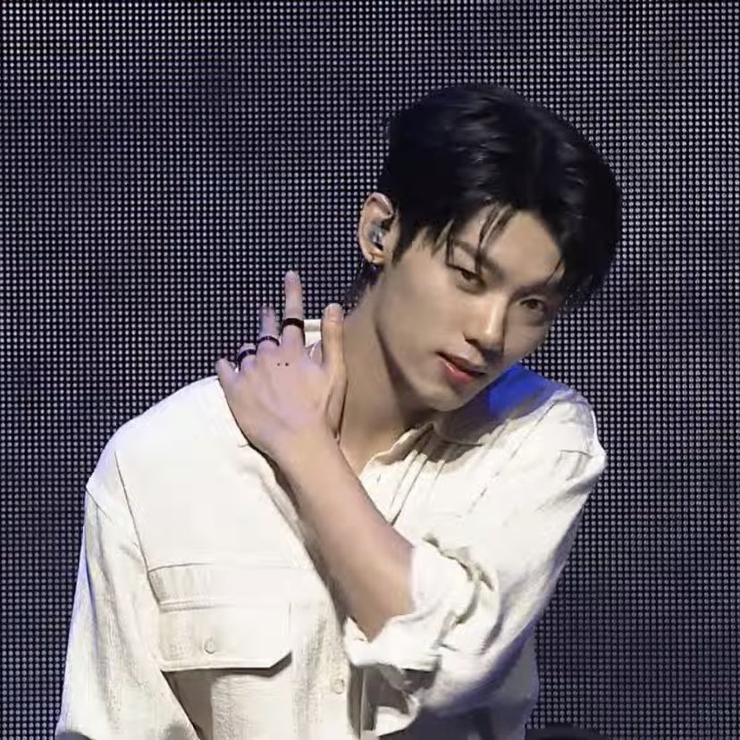jeonqhyeons's tweet photo. wow. just wow. https://t.co/Rcibac169c