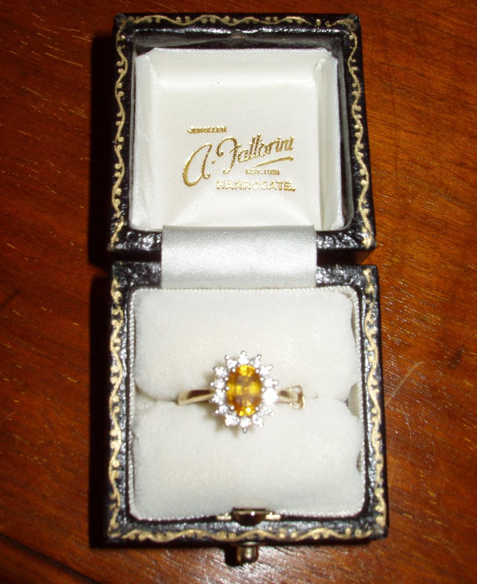 Can you help us with our appeal for information following 3 burglaries in Thirsk? 

Have you seen anything suspicious or been offered the stolen goods for sale or know where they are now? 

More info here including photos of some of the stolen items ⬇️ 

orlo.uk/9BJeh