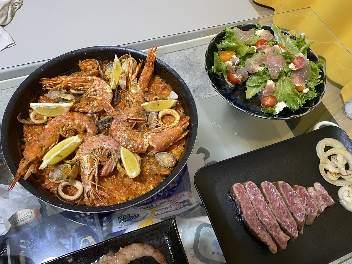 y_nonchaan's tweet photo. 家ご飯は鍋とおでんが大好物なので冬嫌いやけど許す
鍋に関しては今日ご飯作ったっけ？ってなるぐらい楽なんもいいよな🤣 https://t.co/QXCk6kZChW