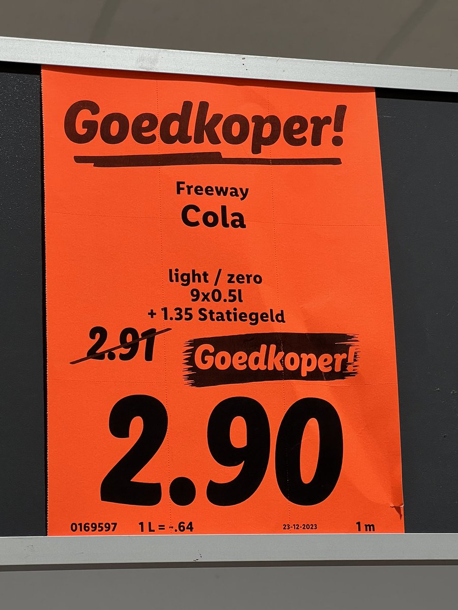 plukidu's tweet photo. @LidlNederland dit is toch wel een mega scherpe aanbieding! Maar voor die 1 cent korting  drukken jullie ook nog extra een kaartje? Echt zonde! https://t.co/KtwZ0x4AdQ