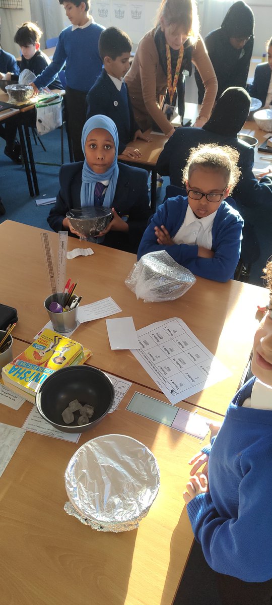 stsilasyear5's tweet photo. Testing different materials for how well they are thermal insulators. Which would make the best lining for a packed lunch box? #SilasScience https://t.co/jKuR9LgJWO