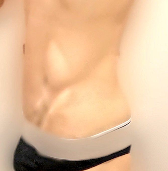 Miyabi🌟📹submissive JP Man📹🌟 - I'm said that unexpectedly you are muscular body. Is there demand?? 脱ぐと意外に筋肉質って言われるけど需要はあるのかどうか🙄 https://t.co/lXvZWKpslb