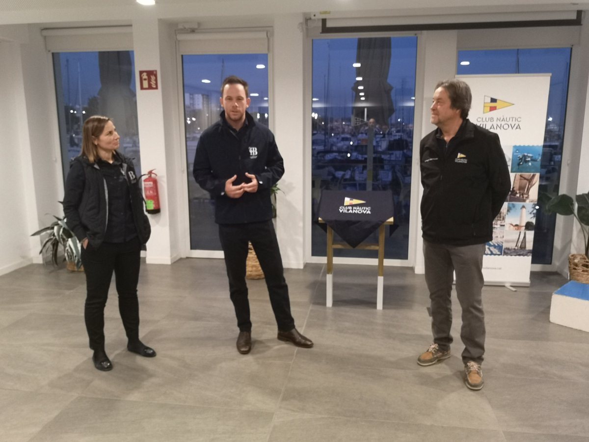 NauticVilanova's tweet photo. El @NauticVilanova va descobrir  una placa commemorativa de la primera Regata Preliminar de la 37a @americascup  que va tenir lloc a #vilanovailageltru amb la presència de Mack Dalton, director de patrocinis, Eva Pizà, directora d'esdeveniments i Jaume Ballbé, president del CNV https://t.co/O5FfBpeyhl