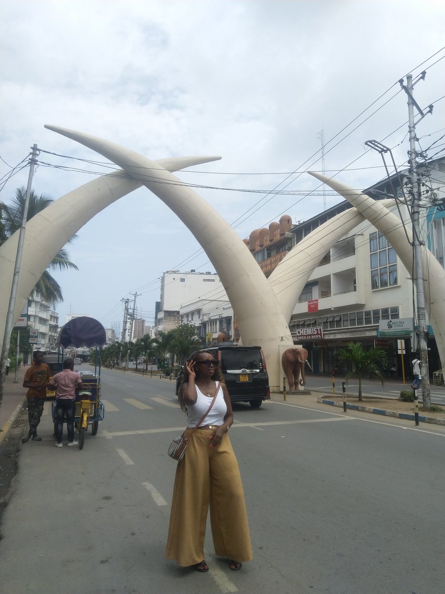 mweshralph's tweet photo. Mombasa city tour with your one and only guide ๐ด๐ด๐ด ... For more info dm us for a customised tous/safaris/ecxcursions .. courtesy of @virginexplorers #tembeaKE MOMBASA RAHA ๐๐ #history .. happy earth day to our client ๐ฟ๐ฆ๐ฐ๐ช https://t.co/o3dgkF0PuH