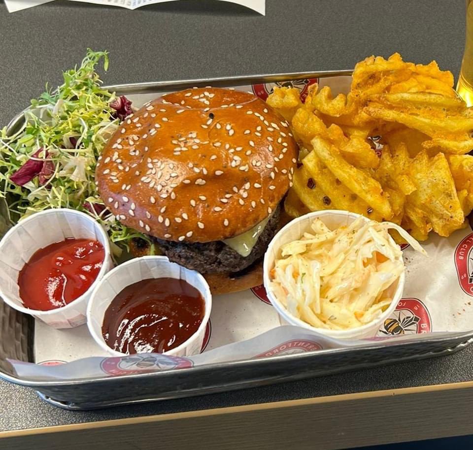 FBAwayDays's tweet photo. Cheeseburger and waffle fries at Brentford FC.

Decent value at £6.95 for the lot! 😍👏 https://t.co/ZO6lPEqtFX