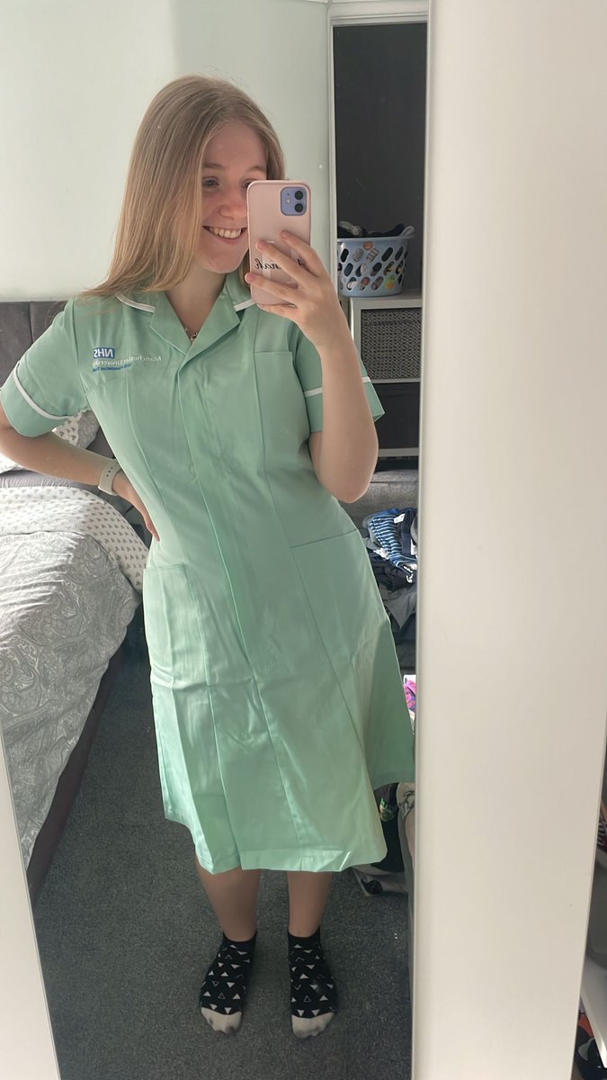 Hannah got the job! 💙 Her successful placement at Wythenshawe Hospital has been made into a permanent role, after blowing colleagues away with her natural ability. @TheMcrCollege @NHS