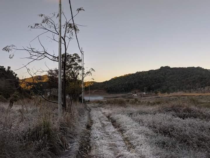 mizoraminsta's tweet photo. Frosty winter morning scene
Location π Rice field, North Vanlaiphai, Mizoram
Pic credit π· @masanga_jt
#leilet #ricefield #northvanlaiphai #vanlaiphai #wintermorning #winter #thlasik #winterseason #season #morning #zingkar #thlam #paddyfield #field #vanlaiphaileilet #vurtla https://t.co/WWOEPNkIzK