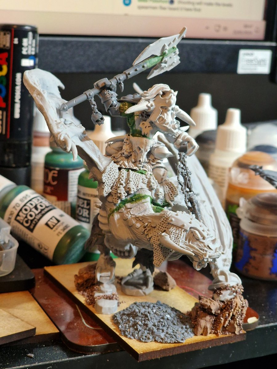 quina2525's tweet photo. My Black orc  Warboss on Wyvern is mocked up and ready for paint! Had great fun changing this kit up. #warhammertheoldworld #warhammerfantasy #theoldworld #orcsandgoblins #orcs #squarebased #squarebassed #warmongers https://t.co/bDn9m6oq9G