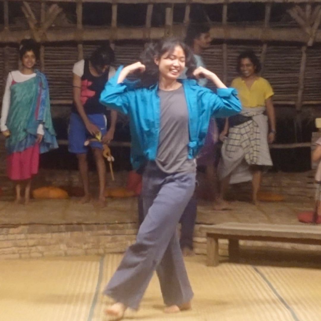 SadhanaForest's tweet photo. Every Wednesday evening Sadhana Forest hosts its famous non-talent show!

This time, some volunteers decided to put on ‘a free store fashion show’. They took re-used clothes that were donated to our free store by former volunteers.

Photos by Arpitha Rai (@arpitharais) https://t.co/E3A1r9Q2ll