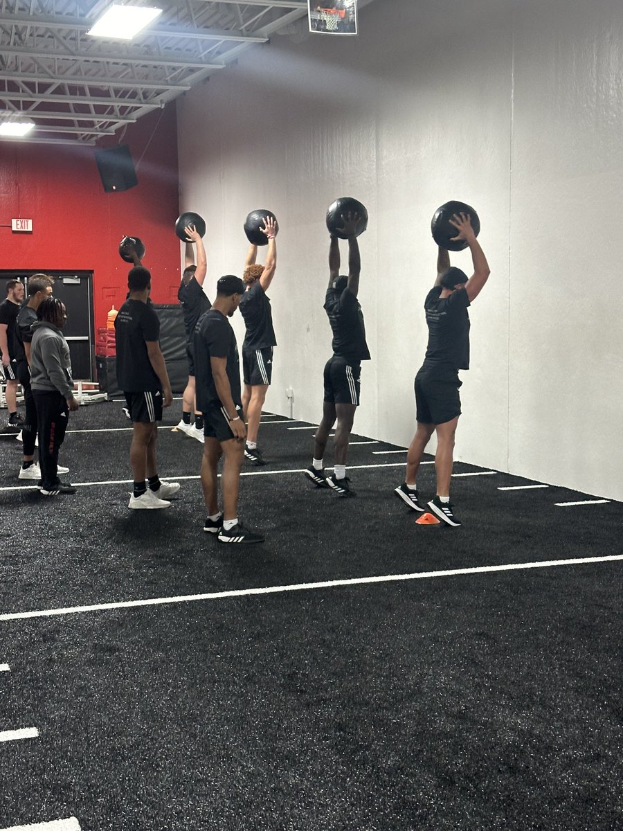 Thomas Hammock (@niucoachhammock) on Twitter photo Back to work!!!
SOAR #TheHardWay Back to work!!!
SOAR #TheHardWay