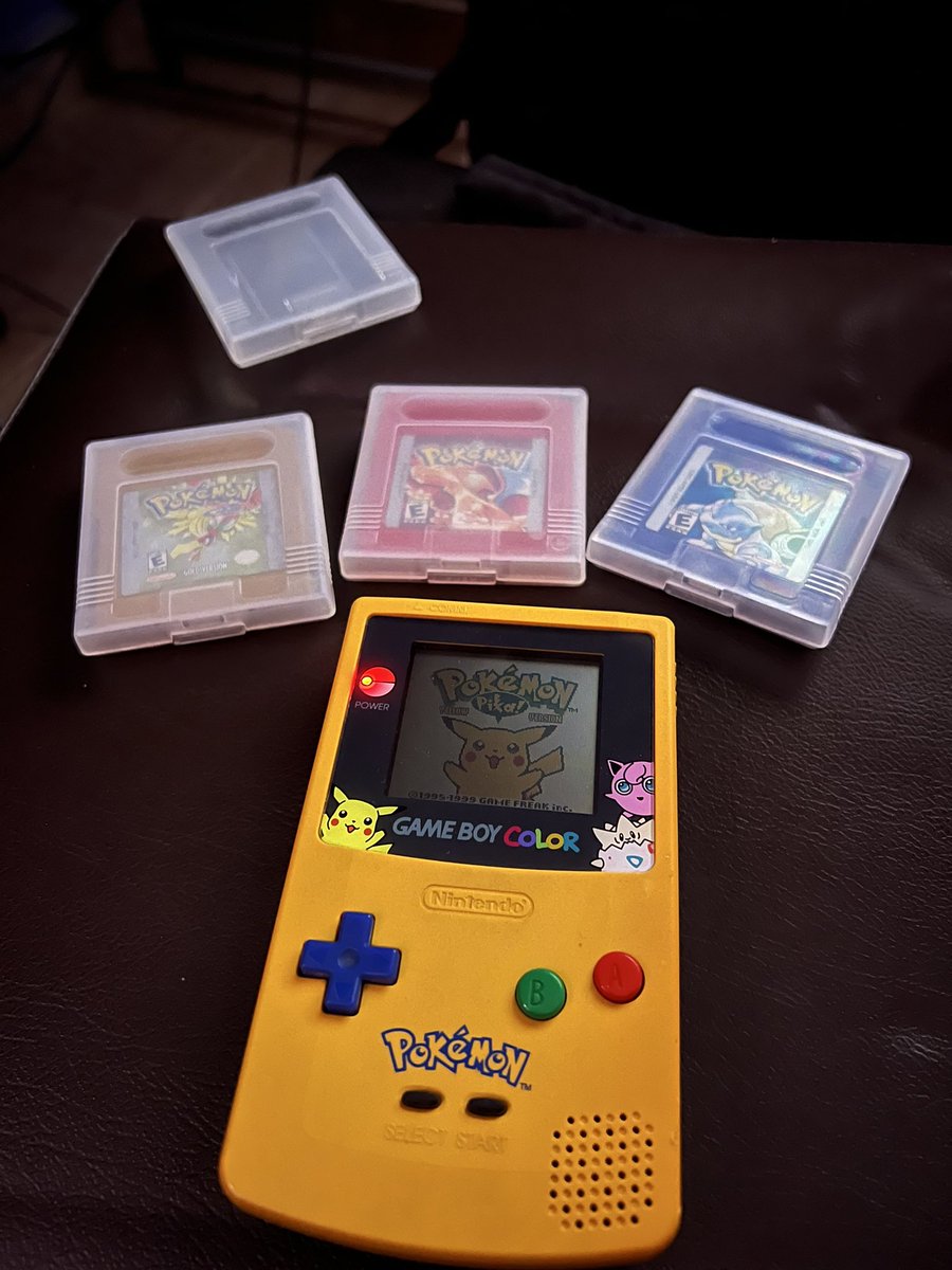 Blue_Angel_PR's tweet photo. Pokemon Time on OG Gameboy Color Pokemon Edition and a modified Gameboy Color with IPS Screen. #pokemon #gameboy #gameboycolor #pikachu #retrogaming #gameboycolorpokemonedition #gameroom #videogameroom https://t.co/QBCCsyZXxt