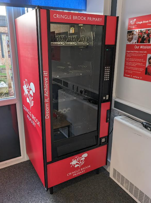 KingswayCT's tweet photo. Cringle Brook has a new addition...a book vending machine!  The machine will act as an incentive to encourage children to read even more at home!  All that's left to do now is fill it with books! https://t.co/BwPduXvhNM