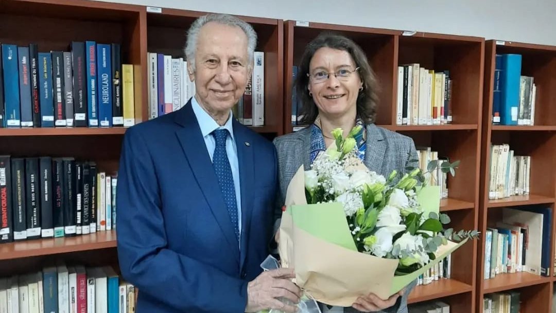 AFAdana's tweet photo. Croyant que la coopération culturelle franco-turque dans notre région mènera au plus haut niveau, j’exprime respectueusement ma gratitude à l’ambassadrice de France en Turquie, Mme. Isabelle Dumont en raison de leurs visites gentilles à notre AF. Aydın ÖNEN @isabelledumont https://t.co/4puTyyeUOS