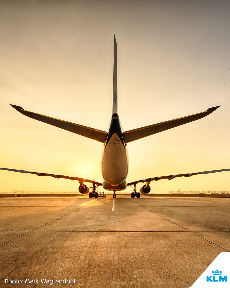 KLM tweet media