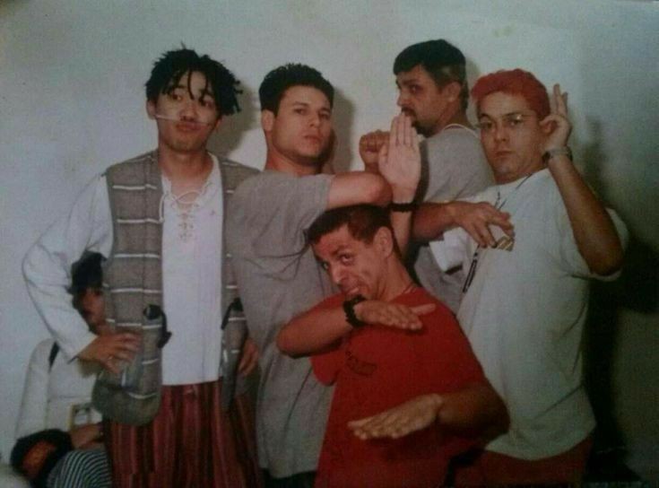 thinkermamonas's tweet image. apenas uns nenens (a val lá atrás)