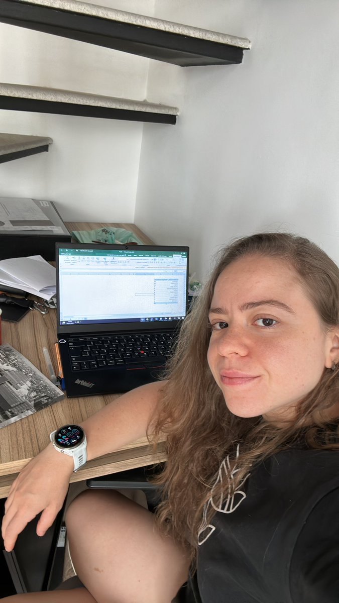 Pov: você acorda 5:30 pra treinar e tá esgotada 09:25 🤡