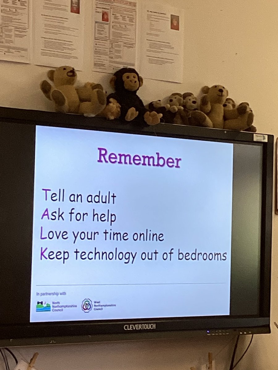mrsndelo's tweet photo. @CottinghamCofE we had a really informative and age appropriate online safety session today. We will be bringing home lots of clear messages. Parents, please don’t forget to ask us about this learning. https://t.co/oKjV2Ev4t8