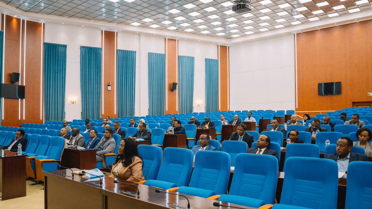 AbiyAhmedAli's tweet photo. This afternoon we have began Prosperity Party’s Executive Committee meeting to discuss key national as well as party agenda items. https://t.co/vYV6WTqrJs