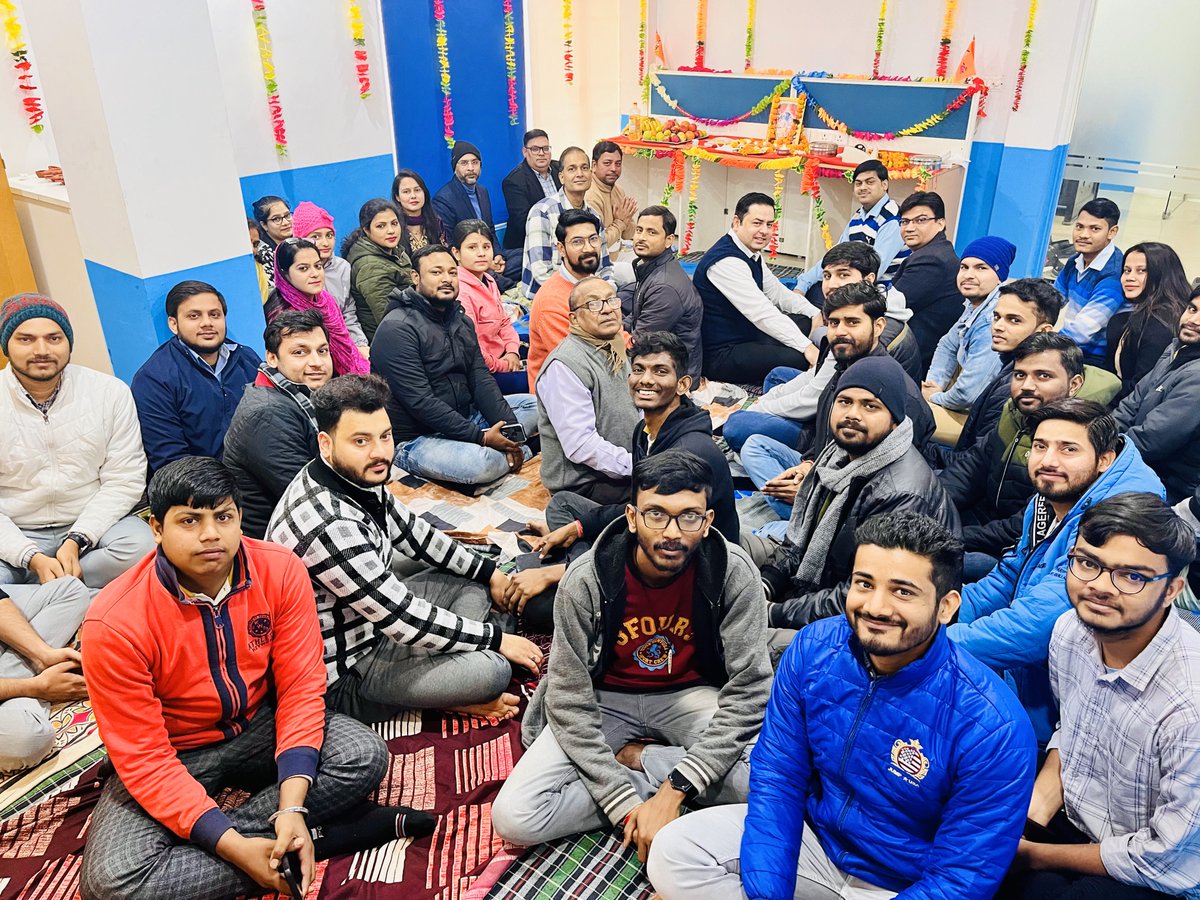 Indovision_S's tweet image. A Divine Blend of Devotion and Tradition - Delhi Office Marks the Auspicious Inauguration of Ram Mandir and Pran Pratishtha Ceremony with the Recitation of Sundarkand Paath.

#jaishriram #indovision