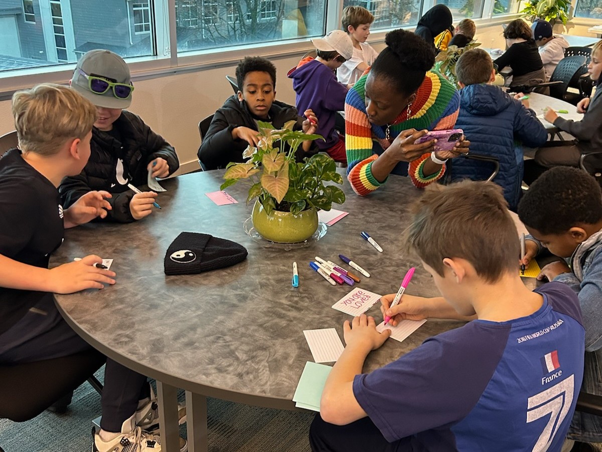 Helping Mamas Inc tweet media