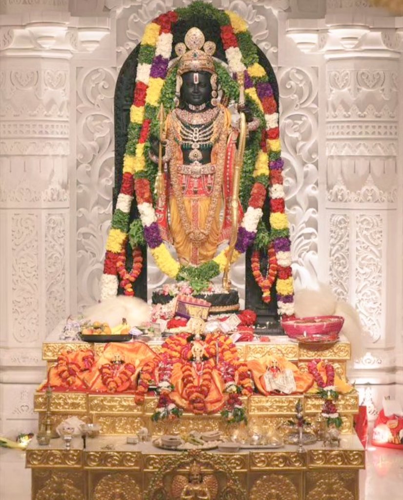 tweet2sidharth's tweet photo. अवधपुरी अति रुचिर बनाई। देवन्ह सुमन बृष्टि झरि लाई॥
जय श्री राम 🚩 https://t.co/9fT25x7byg