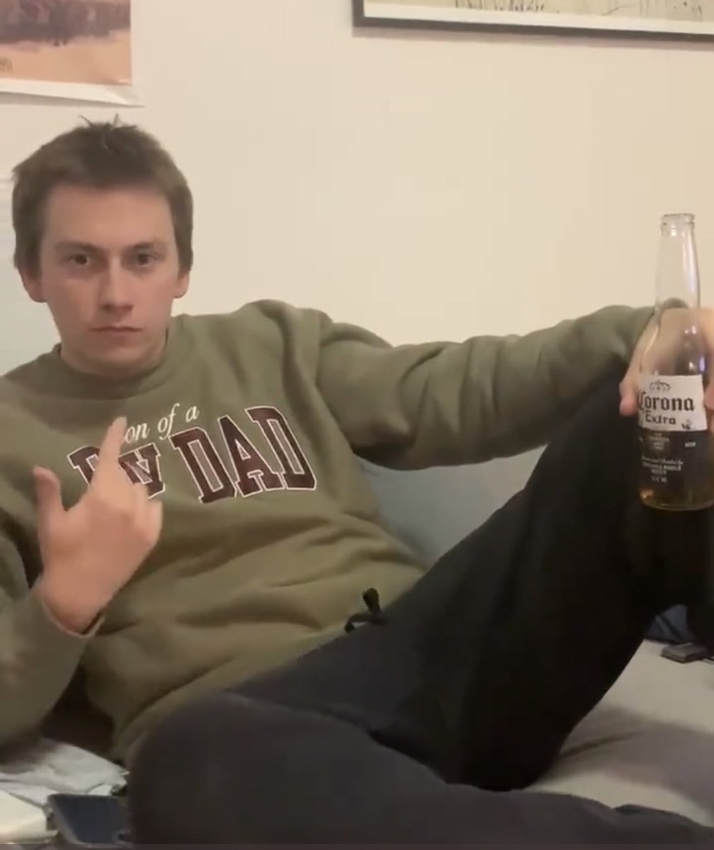 Céad Míle Fáilte tweet media