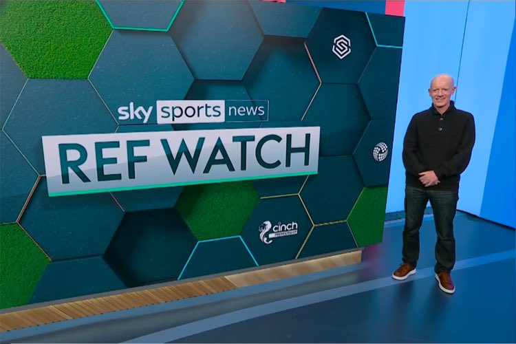 WestHam_Central's tweet photo. Dermot Gallagher believes Michael Sailsbury got the major decisions wrong vs Sheff Utd:

1. Says Areola was fouled = no penalty

2. Says Bowen was fouled = penalty

3. Says Brewster should have received an instant red

4. Says Coufal should not have received first card before red https://t.co/zsjvMQUgj7