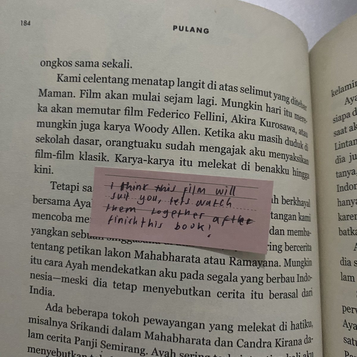 castlekith's tweet photo. 212. “Mana bukunya? Udah selipin catetan-catetan penting pake sticky notes, kan?”

Malik mengangguk. Catatan yang dimaksud: https://t.co/D3sGj26bYN