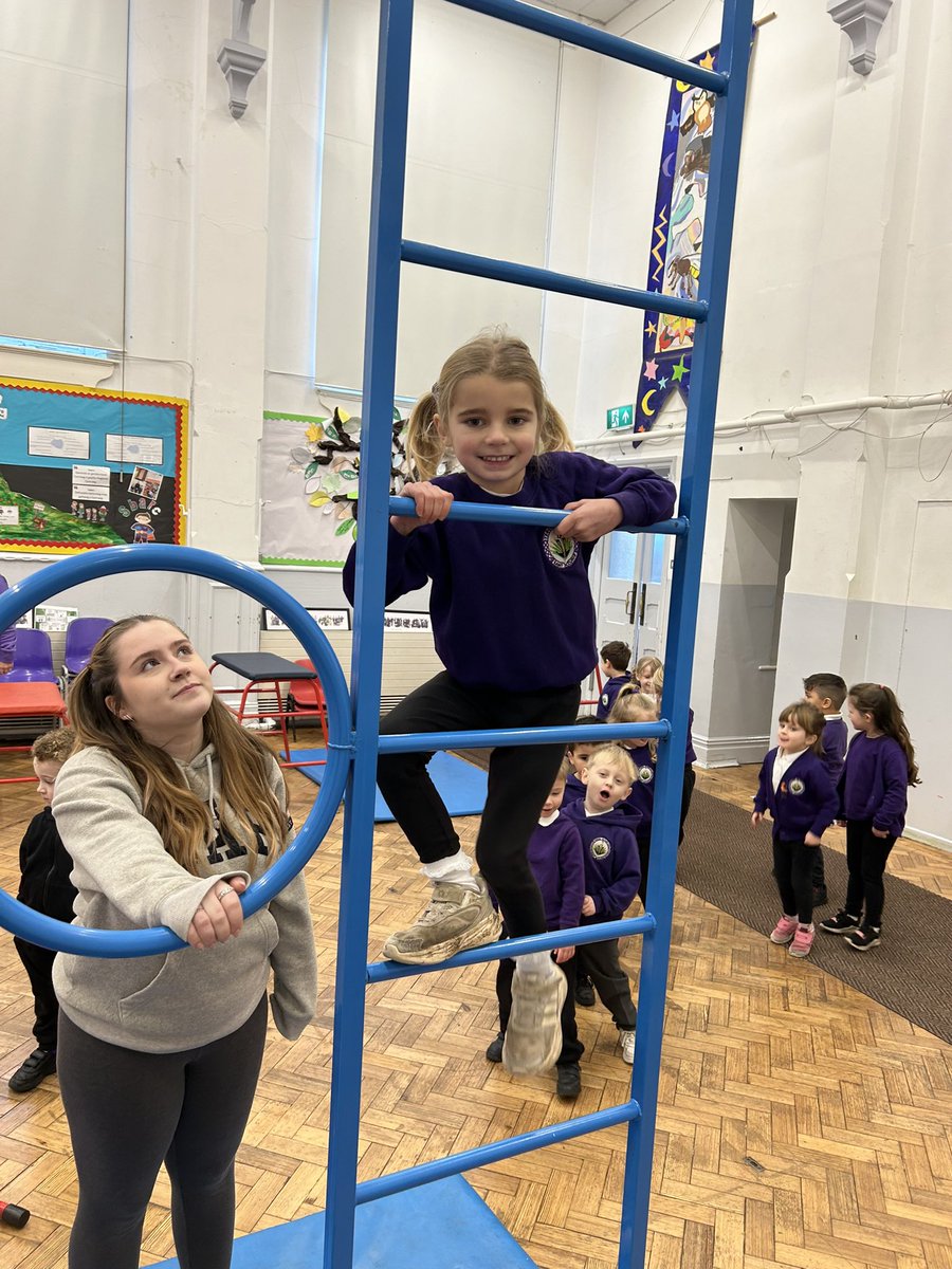 Dosbarth Derbyn tweet media