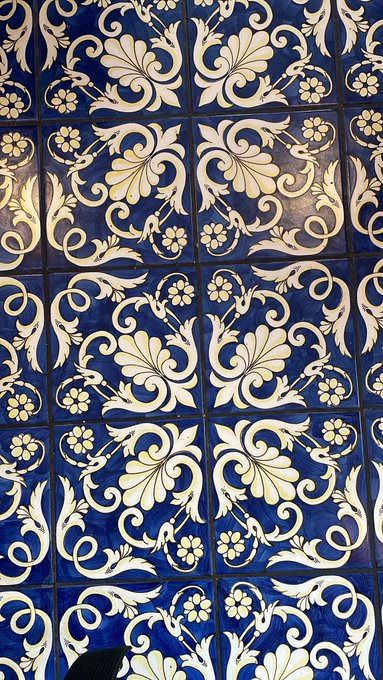 Slightly obsessed with this flooring 😍🇮🇹✨✨✨✨💙 https://t.co/0Pl6BxPWRM