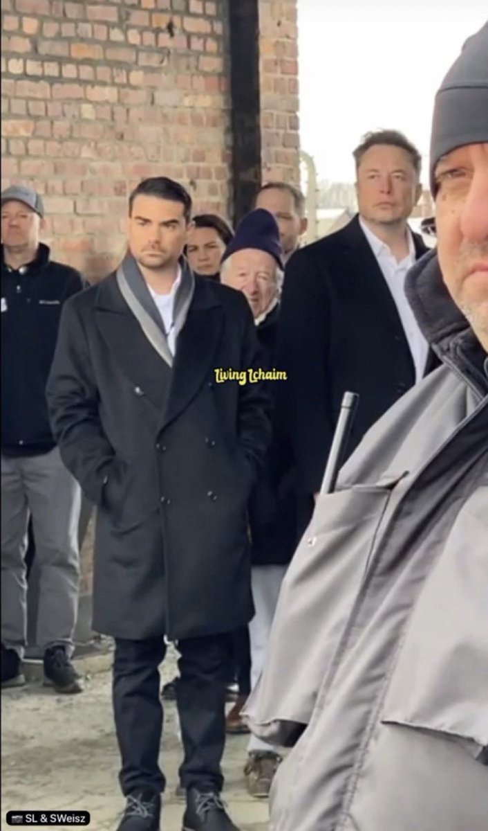 jacksonhinklle's tweet image. 🚨🇺🇸🇮🇱 Elon Musk and Ben Shapiro visited the concentration camp Auschwitz today as they co-sign the GENOCIDE of 23,000 civilians in Gaza.