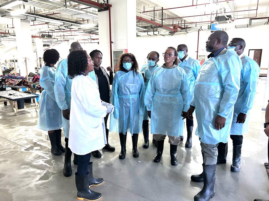 I was in #Zambia for @AfricaCDC support to control the #cholera outbreak. Min @SylviaTMasebo received us & took us around the Central treatment center. I saw local innovation and passion at work - impressive. #NewPublicHealthOrder #Agenda2063 @_AfricanUnion @ZMPublicHealth