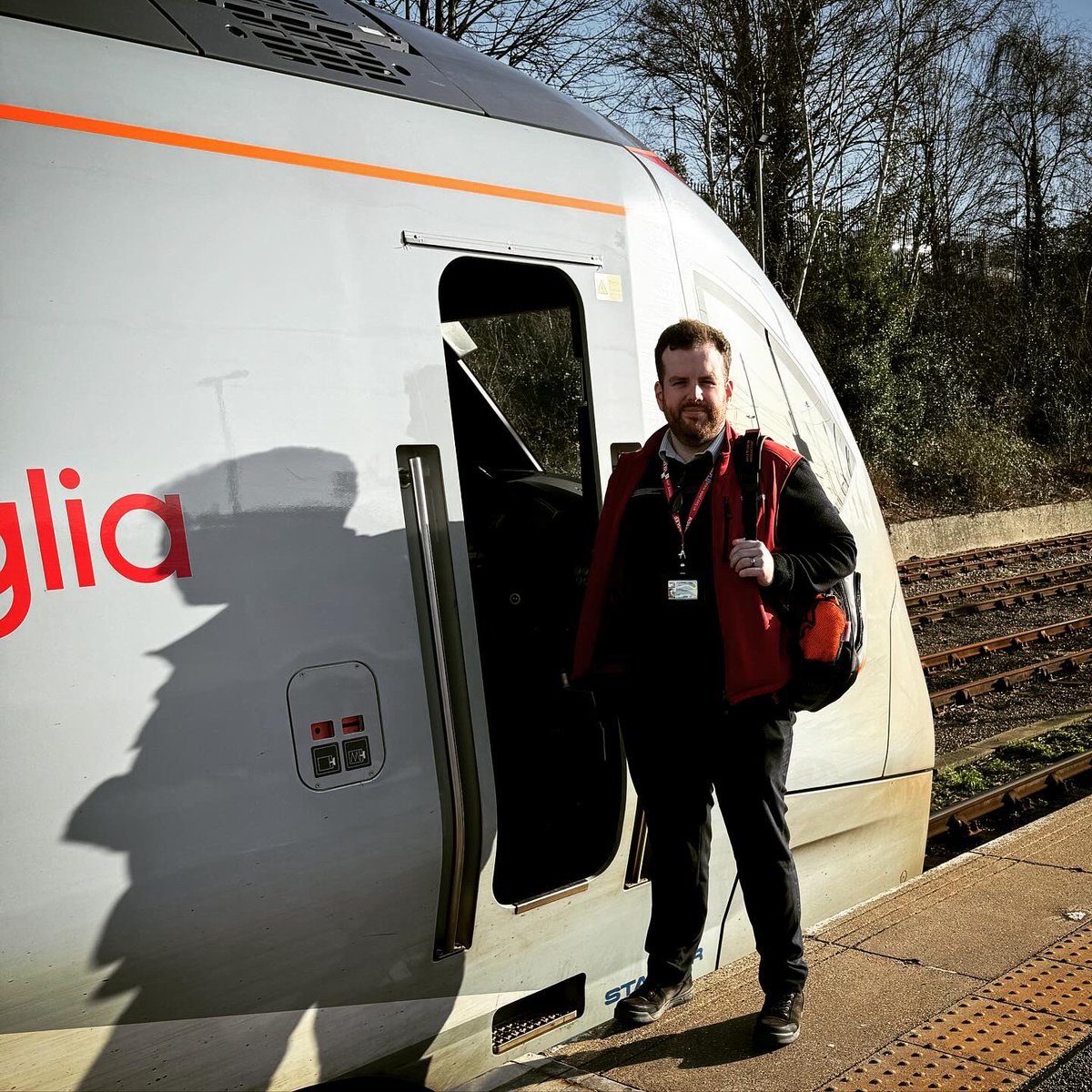 George 🚂 tweet media