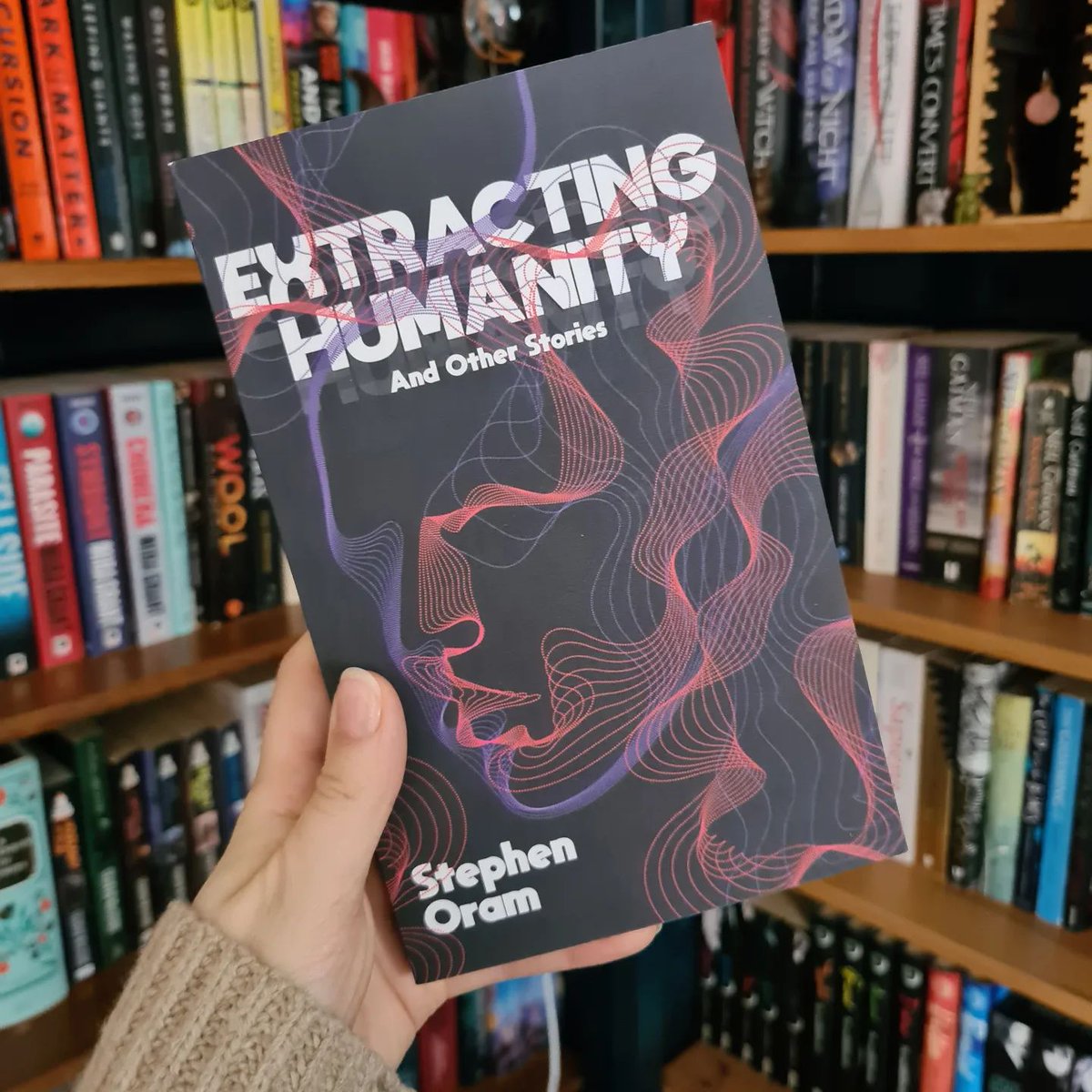 #BlogTour Extracting Humanity by Stephen Oram ✨️ 'This was a thought-provoking short story collection. It really invites the reader to the near future to consider how advancing technology will change everything. They show a utopia as well as a dystopia' - Eleanor Nicbhatair