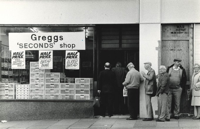 Happy #NationalPieDay! Queueing for bargains at the <a href="/GreggsOfficial/">Greggs</a> seconds shop in Newcastle, 1978. 
One of many brilliant images of UK society in the <a href="/RaissaPage/">Raissa Page collection</a> collection libguides.swansea.ac.uk/c.php?g=666151…
Pie-ning to know more? Check out this clip <a href="/BBCArchive/">BBC Archive</a> bbc.co.uk/archive/greggs…