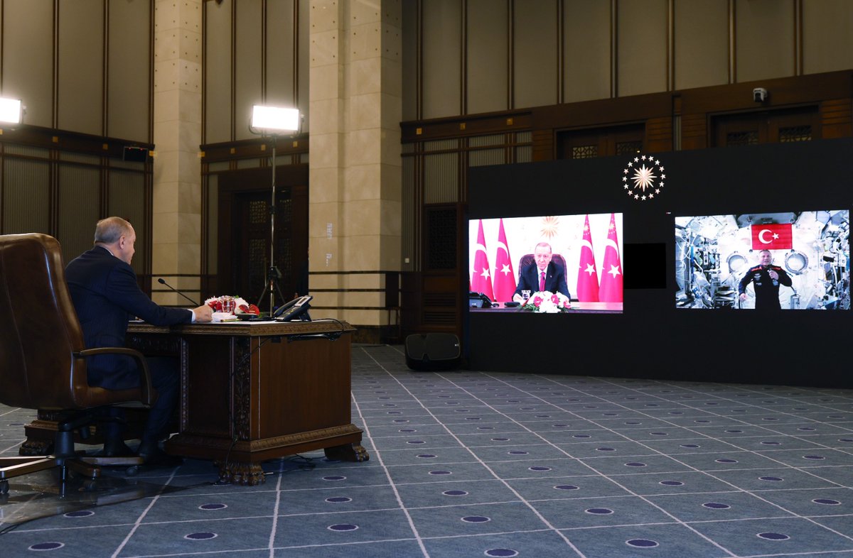 AAsumanErdogan's tweet photo. “Artık Türkiye de insanlı uzay görevi gerçekleştiren sayılı ülkeler arasında yerini aldı. İnşallah bu yolculuğumuz güçlenerek devam edecek.”

@RTErdogan 🇹🇷
Recep Tayyip Erdoğan https://t.co/3DLiom4TgY