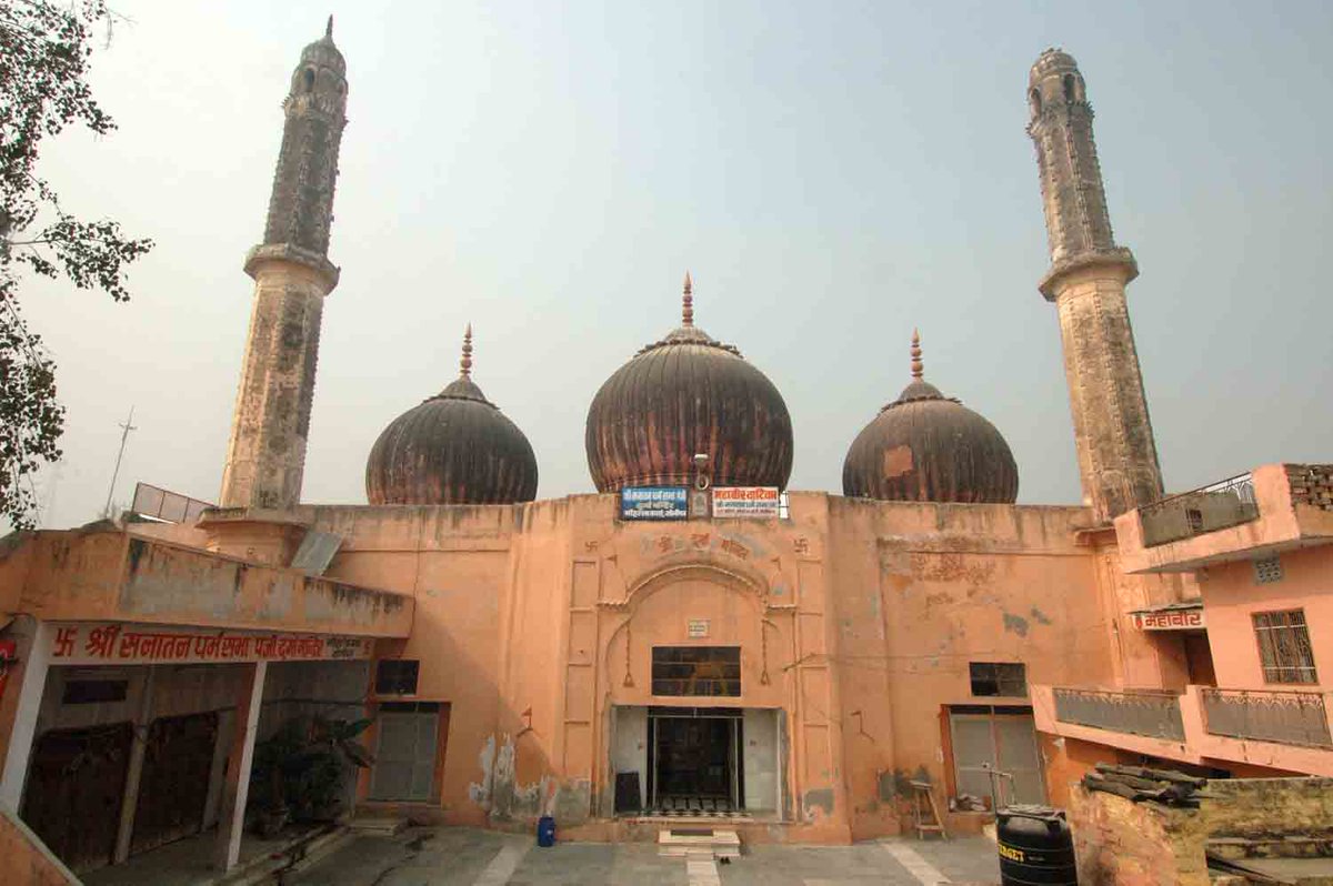 divya_2406_'s tweet photo. Mosques converted into Mandirs after independence : 

1. Jama Masjid, Farrukhnagar, Haryana

2. Jumma Masjid, Daulatabad (Aurangabad), Maharashtra 

3. Dana Shir Masjid, Hisar, Haryana

4. Jama Masjid, Sonipat, Haryana 
#BlackDay https://t.co/NLGWow0O90