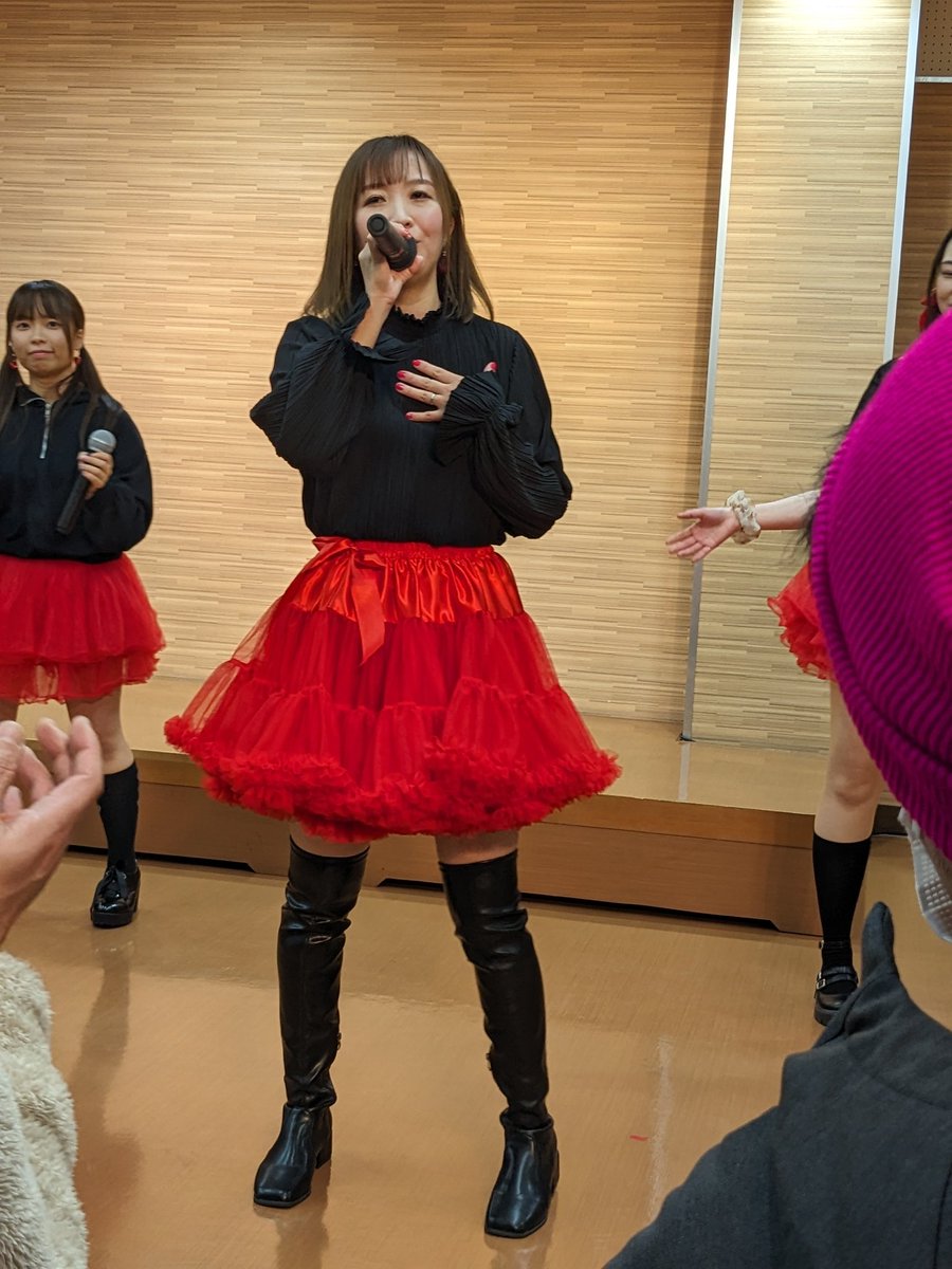 nao26922010's tweet photo. 昨日はマジカルProject5でわいてきました❤️💙
限界突破ジェネレーション☆改めwith youwith meの新メンバーらいなちゃんです😆❤️💙ここたんと新ユニットneo　crystal始動😆応援します⭐
#マジカルProject　#マジカルProject5
#withyouwithme　#ウィズユーウィズミー　#らいなちゃん　#neocrystal https://t.co/qm10Ws7G7k