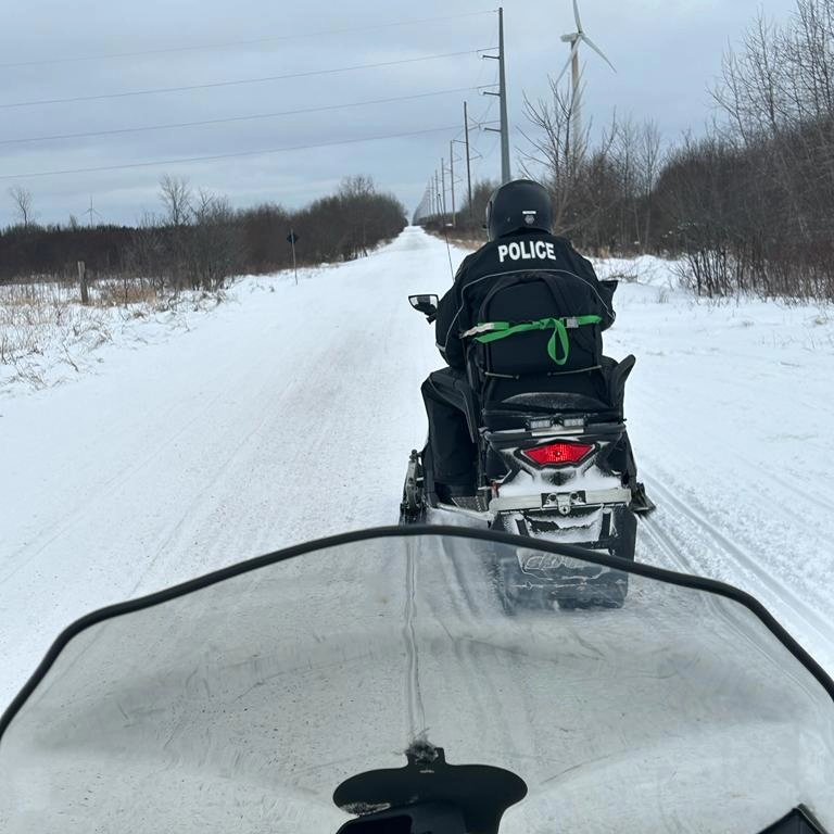 #DufferinOPP had a fantastic weekend on the trails. Officers were able to conduct some joint enforcement with the assistance of Ontario Parks Wardens at Mono Cliffs Provincial Park. Thanks to everyone who took the time to say hi. ^tp @DufferinCounty