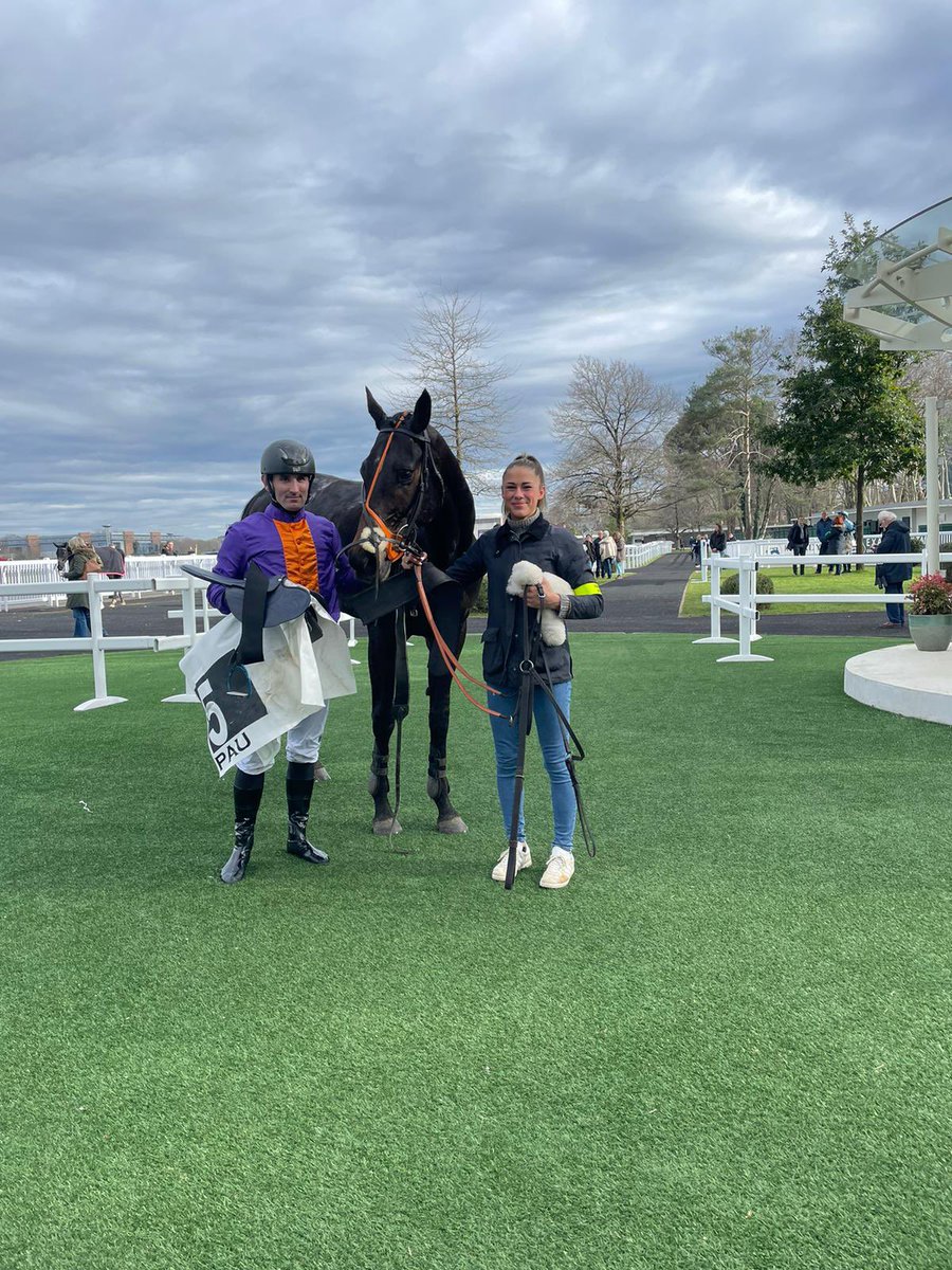 Félicitations à NUMÉRUS BORGET qui remporte le QUINTÉ du jour à Pau 👏🥇 (Prix <a href="/equidia/">Equidia</a> - prix René CRAMAIL) , monté par <a href="/lestradebertra1/">Bertrand Lestrade</a> , entraîné par Davide SATALIA <a href="/ecurie_satalia/">Ecurie Satalia</a> 👏