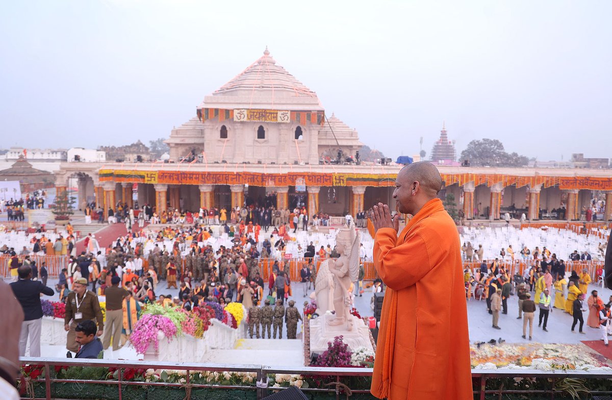 myogiadityanath's tweet photo. शताब्दियों की साधना आज पूर्ण हुई!

धर्मधरा श्री अयोध्या धाम में आज प्रभु श्री रामलला के नवीन विग्रह की प्राण-प्रतिष्ठा कार्यक्रम में सहभागी सभी सम्मानित अतिथि गणों एवं श्रद्धालुओं का हार्दिक आभार।

हम सौभाग्यशाली हैं कि सदियों के तप के पश्चात प्रभु 'रघुकुलनंदन' श्री राम अपने भव्य मंदिर में विराजमान हो गए हैं।

जय सियाराम!